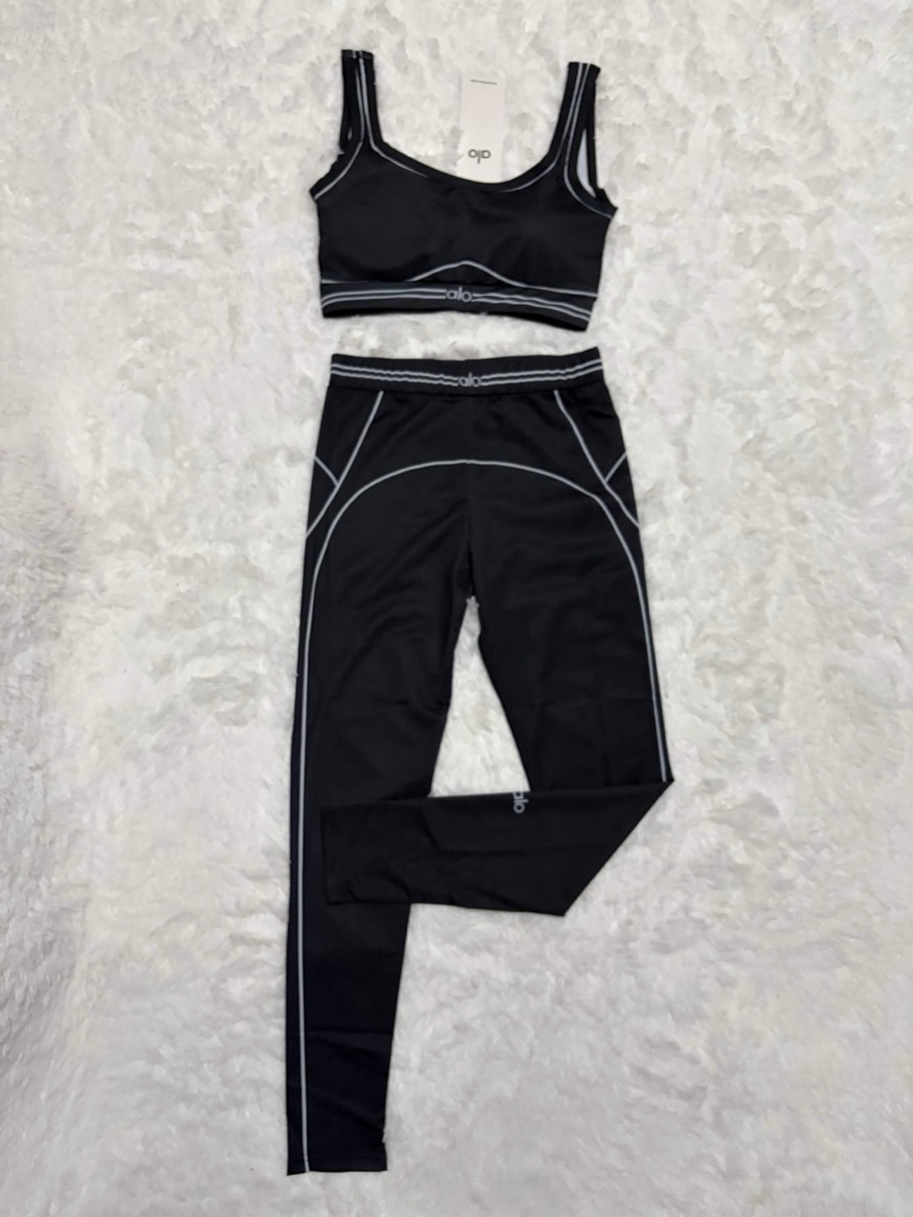 Black Alo Yoga sportswear bra and leggings set Size S - Picture 4 of 6